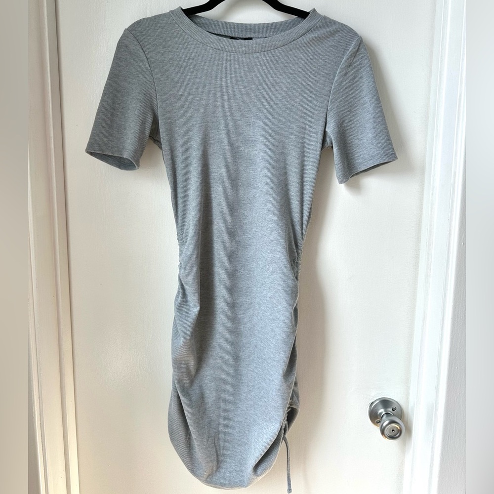 H&M - Gray Short Sleeve Dress With Ruched Sides - Small
